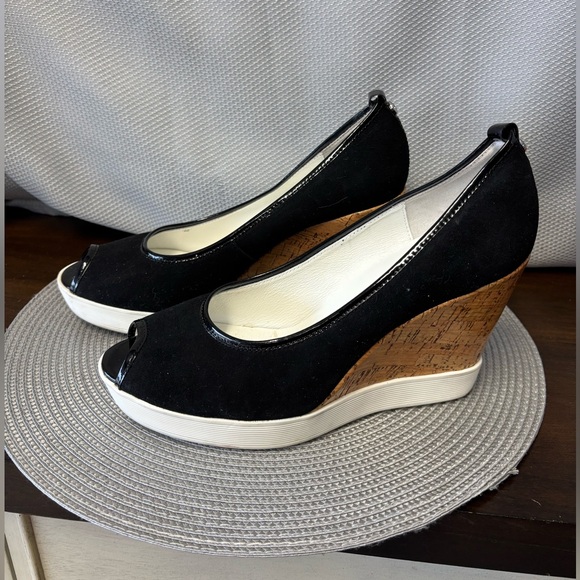 Donald J Pliner peep toe glossy cork wedge in black and white with sneaker tread - Picture 1 of 3